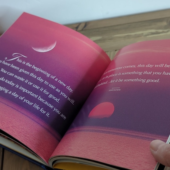 Finding Joy- Simple Secrets to a Happy Life(book with CD) - Picture 5 of 5